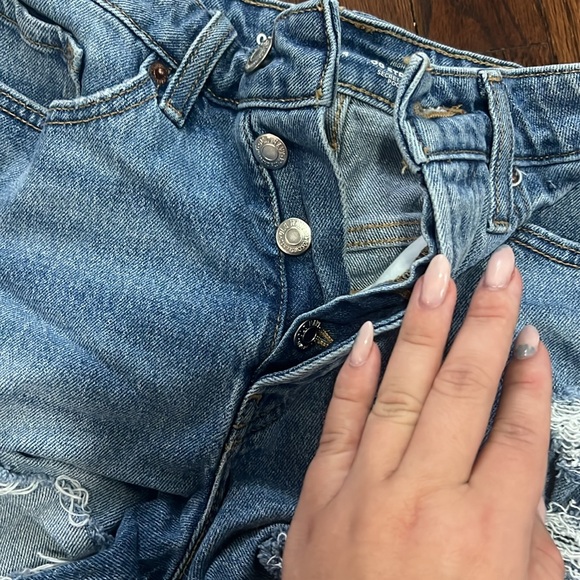 Hi rise Jean shorts - Picture 3 of 5